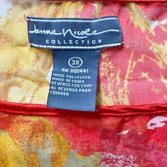 Jamie Nicole Collection Red and Purple Floral Blouse Overlay - Picture 6 of 10